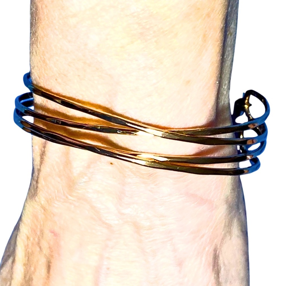 VERA BRADLEY Bracelet Wire Cuff Bangle Gold Tone Minimalist Style Marked VB